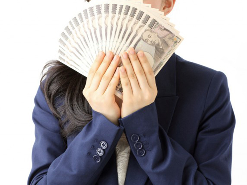 メールを送るだけで簡単応募!